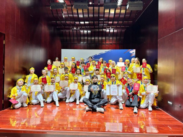 Танцоры из п. Усть-Орда покорили Пекинскую сцену